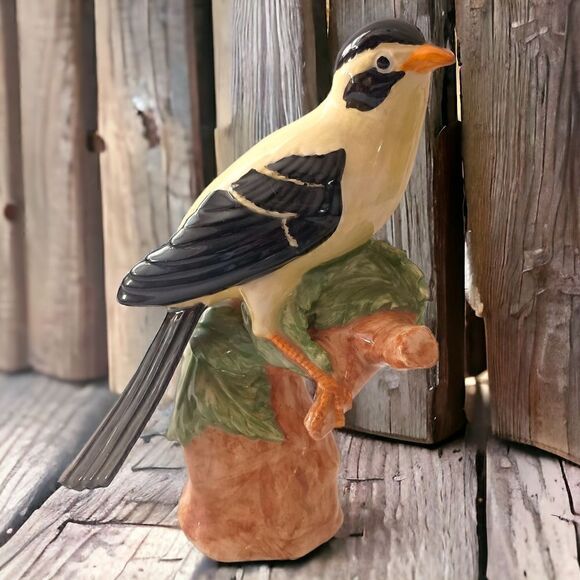Vintage Goldfinch Bird Figurine Porcelain Handpainted Large 9" Signed By Artist. - Picture 5 of 16
